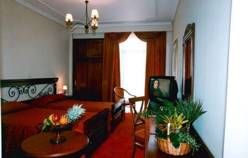 Hotel Aiges Melathron Верия Номер фото